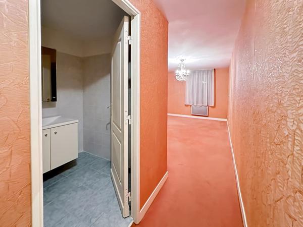 Annexe + appartement + annexe + parking