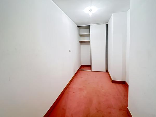 Annexe + appartement + annexe + parking