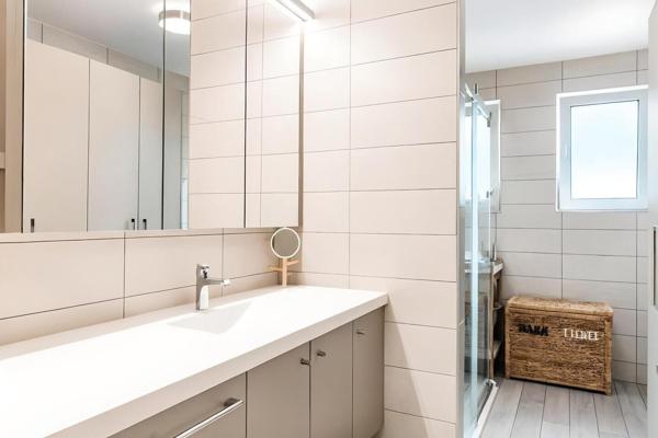 Maison 9 Pièces Rénovée 180 m2 Terrasses Jardin au Calme