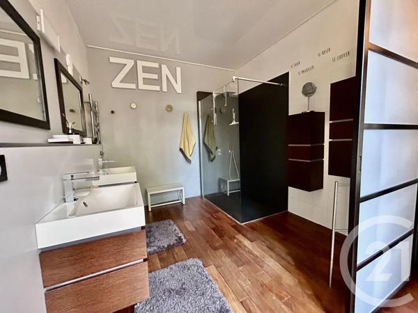 Maison à vendre  5 pièces - 129 m 2   LA ROCHE SUR YON  - 85