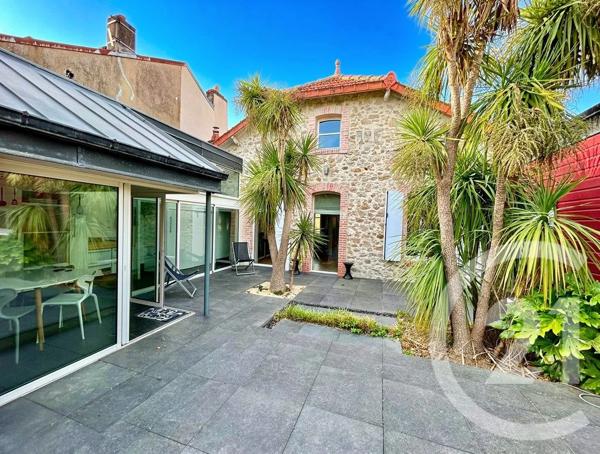 Maison à vendre  5 pièces - 129 m 2   LA ROCHE SUR YON  - 85