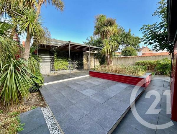 Maison à vendre  5 pièces - 129 m 2   LA ROCHE SUR YON  - 85