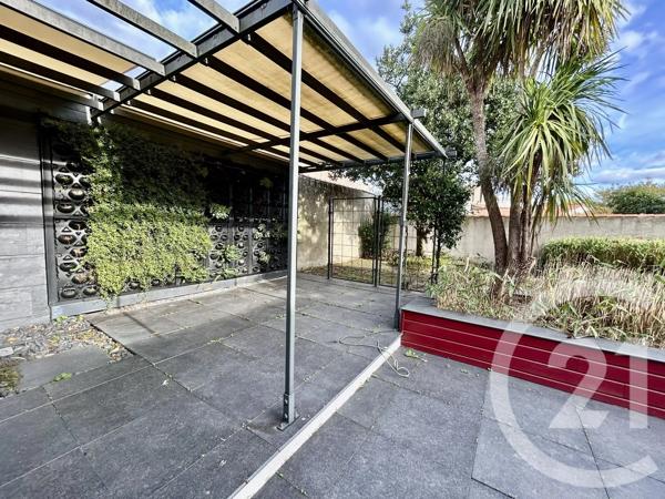 Maison à vendre  5 pièces - 129 m 2   LA ROCHE SUR YON  - 85