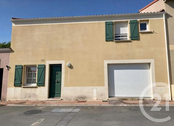 Maison à vendre  5 pièces - 129 m 2   LA ROCHE SUR YON  - 85