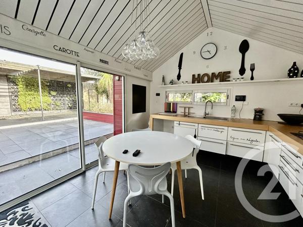 Maison à vendre  5 pièces - 129 m 2   LA ROCHE SUR YON  - 85