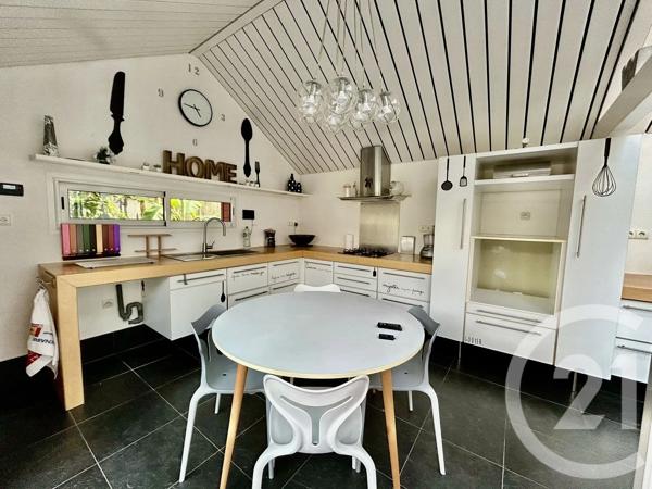 Maison à vendre  5 pièces - 129 m 2   LA ROCHE SUR YON  - 85