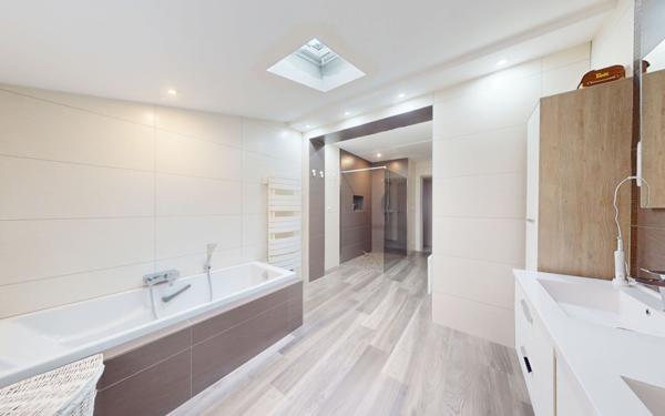 Maison à vendre    7 pièces •  Hettange-Grande