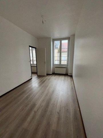 Appartement à vendre à Saint-Amand-Montrond dans le Cher (18200), ref : 18022/804