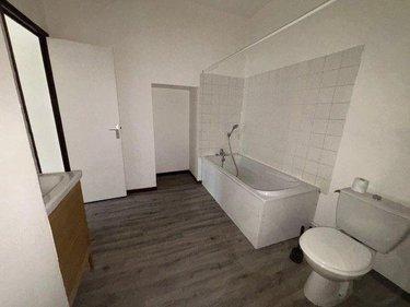 Appartement à vendre à Saint-Amand-Montrond dans le Cher (18200), ref : 18022/804