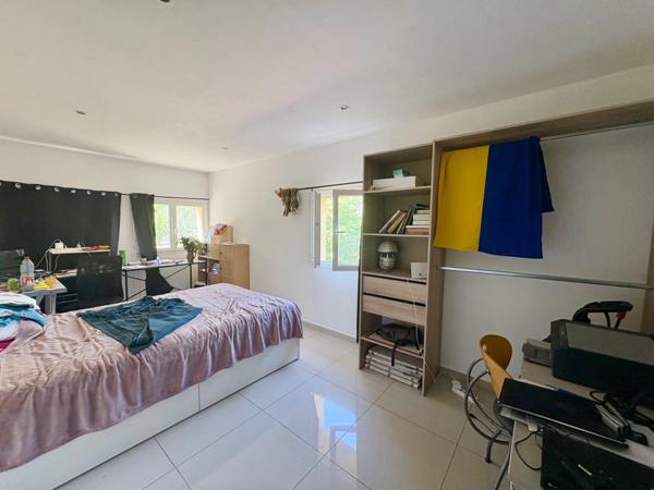 Maison de plus de 150 m² avec grand jardin arboré – Enorme potentiel – Fréjus