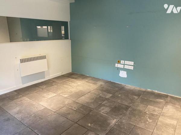 A VENDRE IMMEUBLE PROFESSIONNEL A ROUBAIX  rue Léon Marlot secteur Alfred Motte