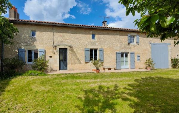 Vente Maison rénové(e) Civray   