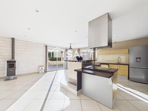 Superbe maison contemporaine 3 chambres et un bureau avec piscine