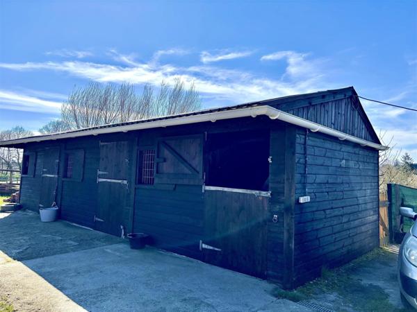 ✨ Maison d'exception 200m2+ gites 130 m2, installation equestre sur 5ha3 aux portes de Confolens (16) 695000€