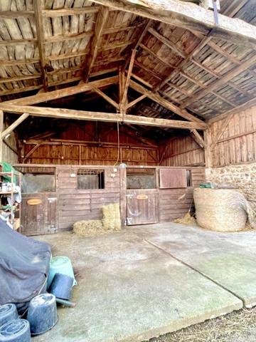 ✨ Maison d'exception 200m2+ gites 130 m2, installation equestre sur 5ha3 aux portes de Confolens (16) 695000€