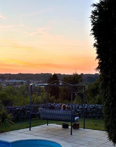 ✨ Maison d'exception 200m2+ gites 130 m2, installation equestre sur 5ha3 aux portes de Confolens (16) 695000€