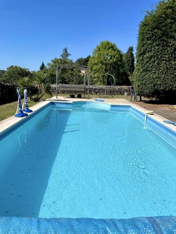 ✨ Maison d'exception 200m2+ gites 130 m2, installation equestre sur 5ha3 aux portes de Confolens (16) 695000€