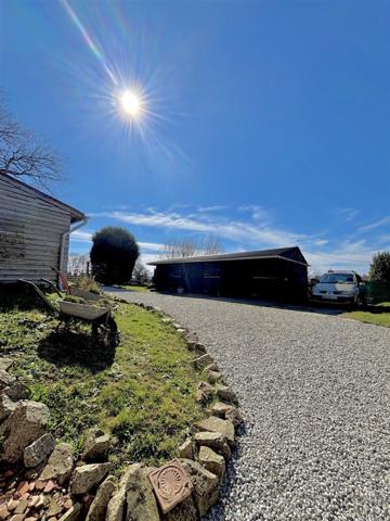 ✨ Maison d'exception 200m2+ gites 130 m2, installation equestre sur 5ha3 aux portes de Confolens (16) 695000€