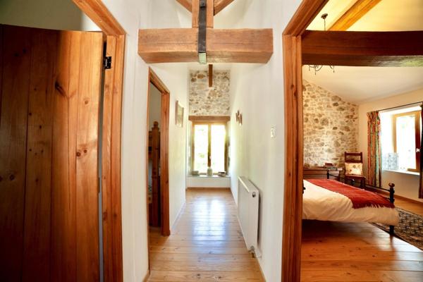 ✨ Maison d'exception 200m2+ gites 130 m2, installation equestre sur 5ha3 aux portes de Confolens (16) 695000€