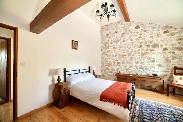 ✨ Maison d'exception 200m2+ gites 130 m2, installation equestre sur 5ha3 aux portes de Confolens (16) 695000€