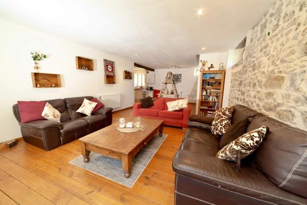 ✨ Maison d'exception 200m2+ gites 130 m2, installation equestre sur 5ha3 aux portes de Confolens (16) 695000€