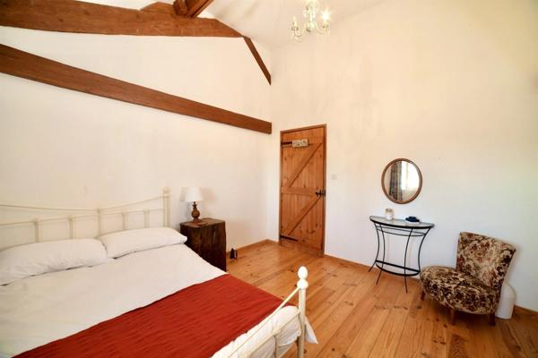 ✨ Maison d'exception 200m2+ gites 130 m2, installation equestre sur 5ha3 aux portes de Confolens (16) 695000€