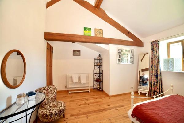 ✨ Maison d'exception 200m2+ gites 130 m2, installation equestre sur 5ha3 aux portes de Confolens (16) 695000€