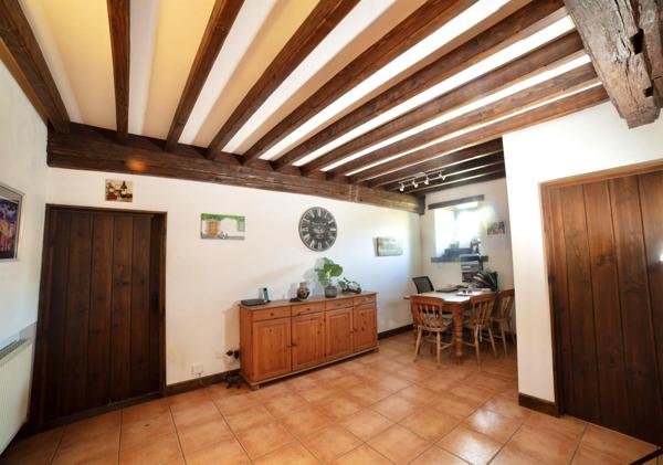 ✨ Maison d'exception 200m2+ gites 130 m2, installation equestre sur 5ha3 aux portes de Confolens (16) 695000€