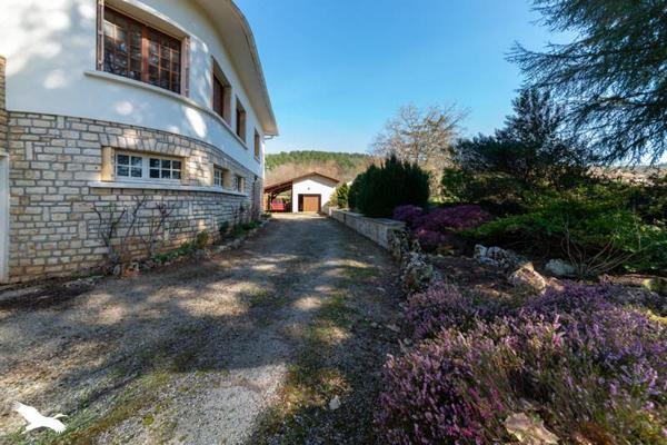 Maison à vendre |  Prayssac |  8 pièces | 194 m²