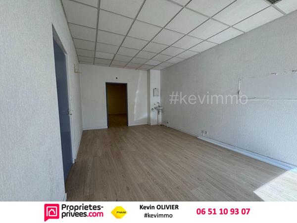 BRUAY LA BUISSIERE - Local commercial de 65 m², Résidence Berry