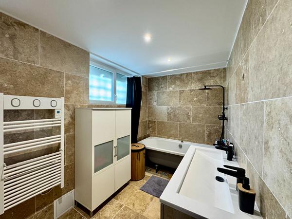 Maison familiale T5 Le Pontet 138 m² Terrain 309 m²