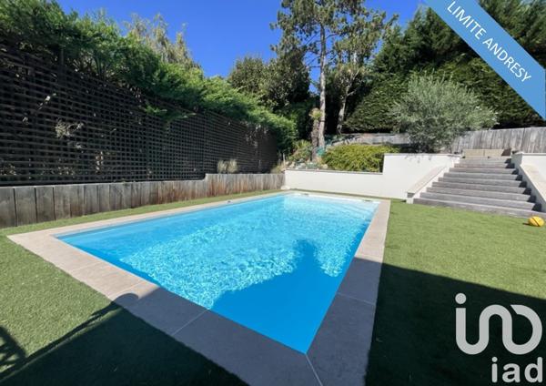 Maison 8 pièces de 200 m² à Chanteloup-les-Vignes (78570)