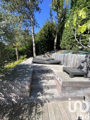 Maison 8 pièces de 200 m² à Chanteloup-les-Vignes (78570)