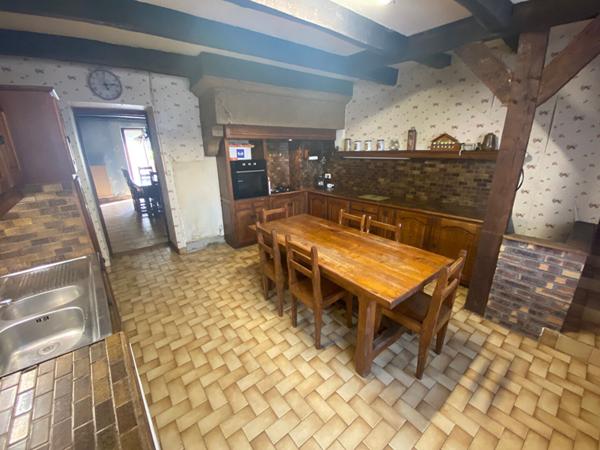 Maison Etuz 7 pièce(s) 216 m2