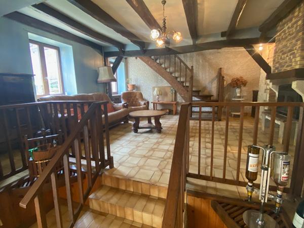 Maison Etuz 7 pièce(s) 216 m2