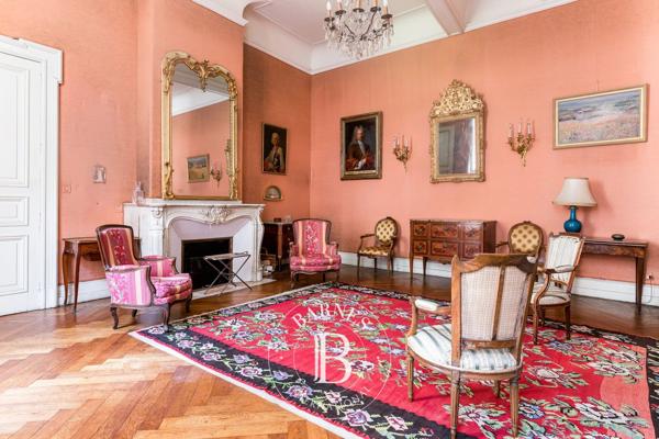 Toulouse, Appartement 4 Chambres -  261 m² à vendre