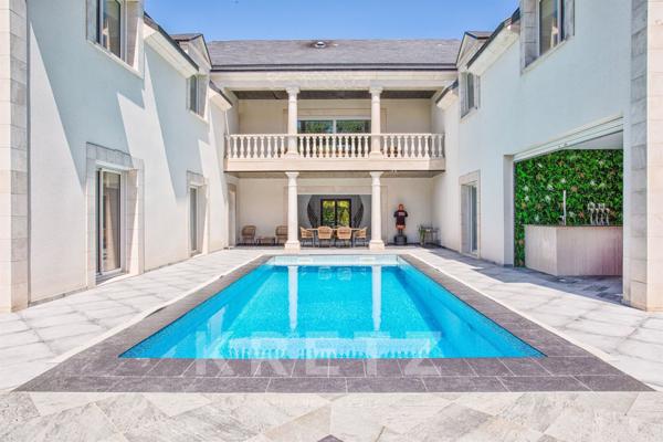 Demeure de Prestige avec Piscine et loft indépendant