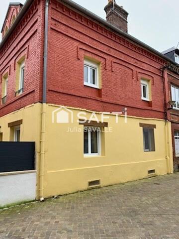 Découvrez cette charmante maison, idéalement située en coeur de ville, refaite à neuf!