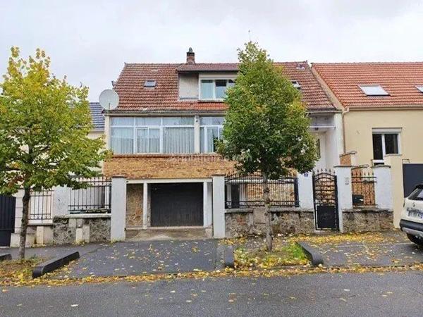 Vente                                                      Immeuble
                        
                     13 pièces                      180 m2                     à Valenton