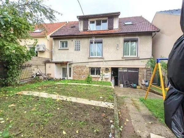 Vente                                                      Immeuble
                        
                     13 pièces                      180 m2                     à Valenton