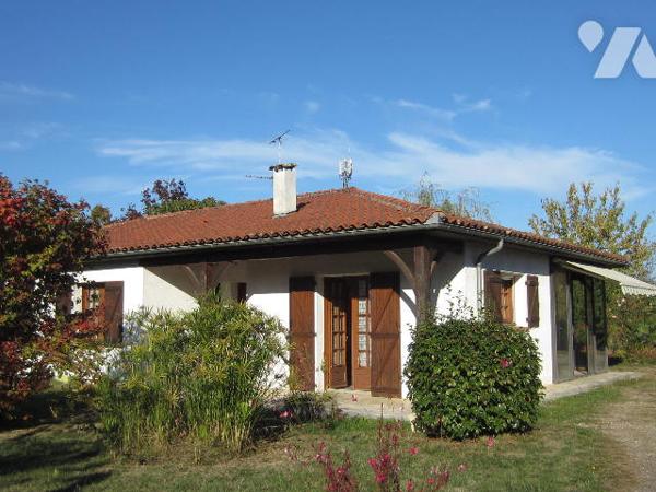 VILLA PLAIN PIED individuelle - GARAGE - jardin proche de toutes commodités