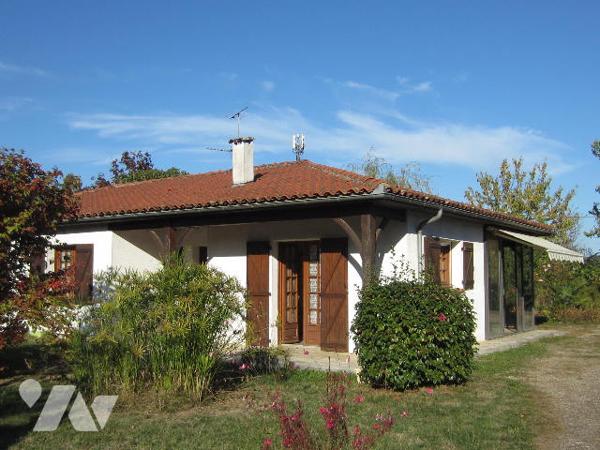 VILLA PLAIN PIED individuelle - GARAGE - jardin proche de toutes commodités