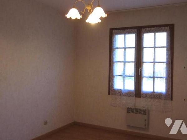 VILLA PLAIN PIED individuelle - GARAGE - jardin proche de toutes commodités