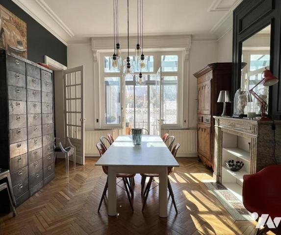  MAISON BEL ETAGE  DE CARACTERE SECTEUR BUISSON