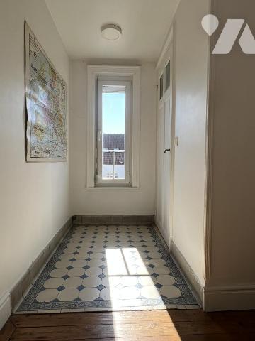  MAISON BEL ETAGE  DE CARACTERE SECTEUR BUISSON