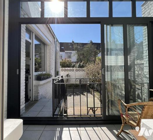  MAISON BEL ETAGE  DE CARACTERE SECTEUR BUISSON