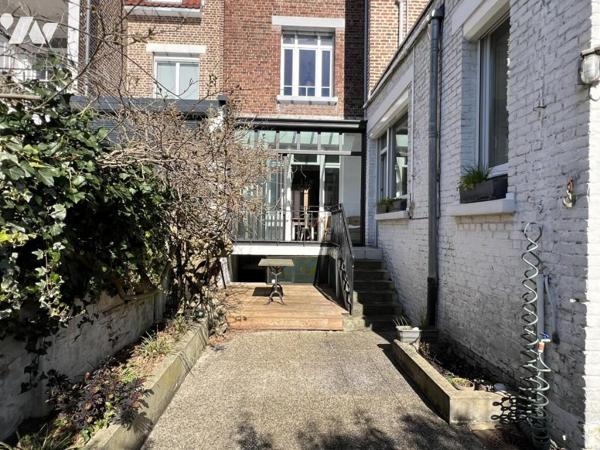  MAISON BEL ETAGE  DE CARACTERE SECTEUR BUISSON