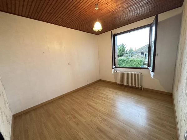 Pavillon sur sous-sol 6 pièces 103 m² quartier calme