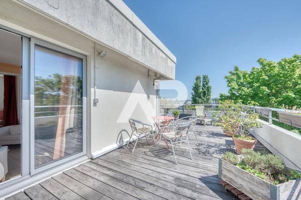 Appartement duplex Rueil Malmaison 6 pièce(s) 102.22 m2 660 000 € **  - Référence  19596