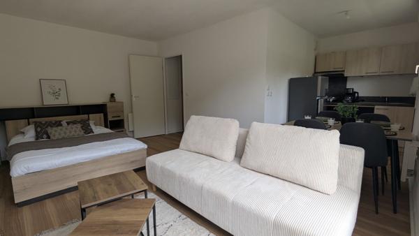 Studio à vendre à Louviers ? 31 m² meublé avec terrasse, parking et cave